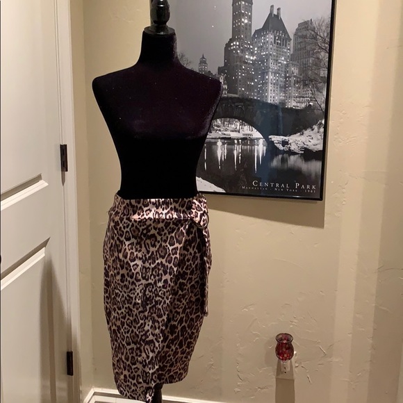 NWOT Socialite Leopard MIdi Pencil Skirt Small - Picture 2 of 7